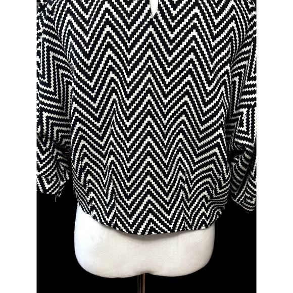 NU New York Women's Black & White Herringbone 3/4 Sleeve Blouse Key Hole Back L - Picture 6 of 7